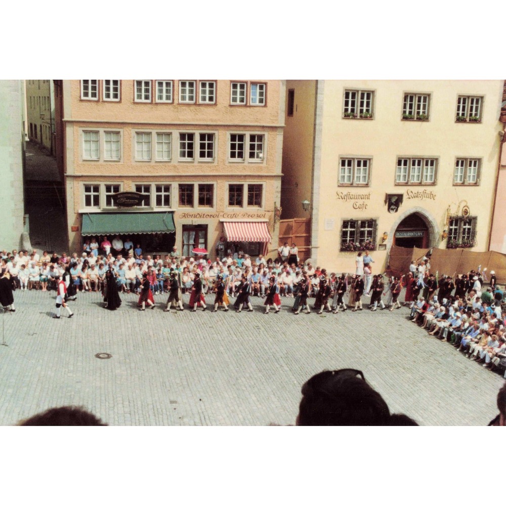 Vintage Found Photo German Folk Parade Town Square Konditorei-Cafe Prezel Bavari - Picture 1 of 1